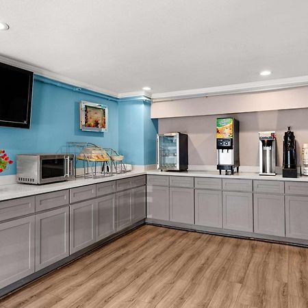 Days Inn By Wyndham Lakewood South Tacoma מראה חיצוני תמונה