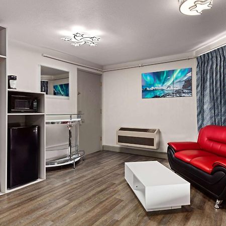 Days Inn By Wyndham Lakewood South Tacoma מראה חיצוני תמונה