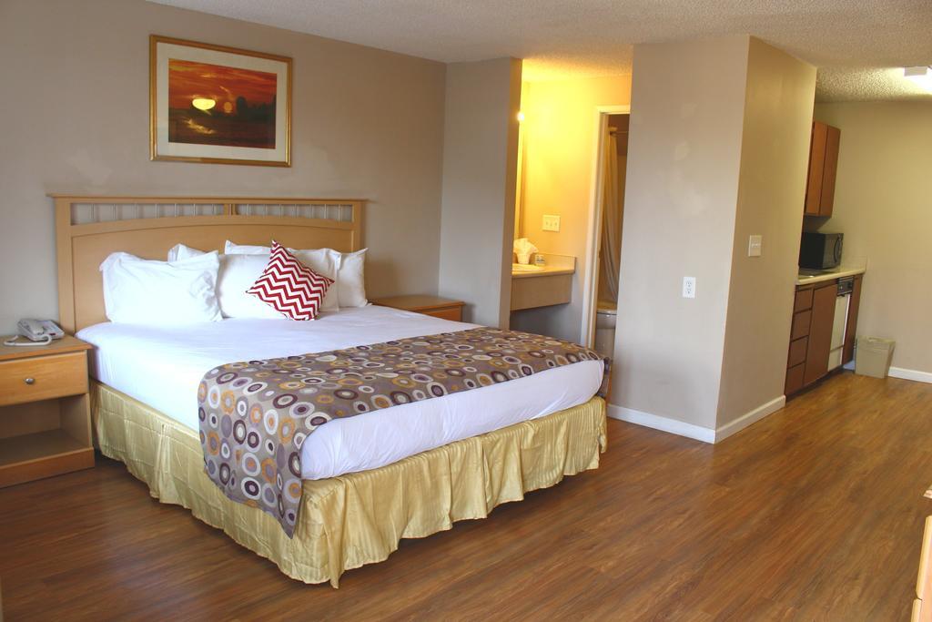 Days Inn By Wyndham Lakewood South Tacoma חדר תמונה