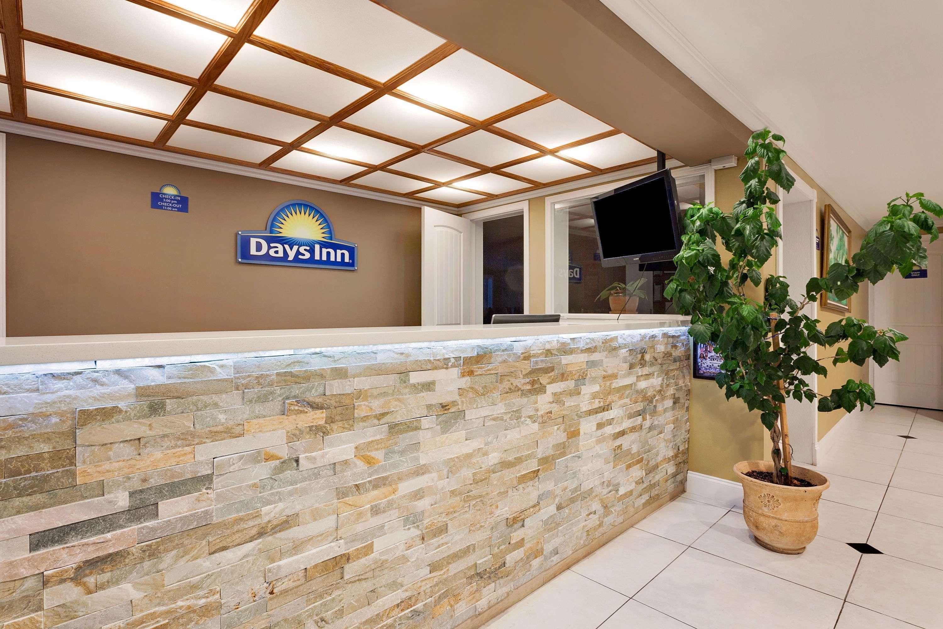 Days Inn By Wyndham Lakewood South Tacoma מראה חיצוני תמונה
