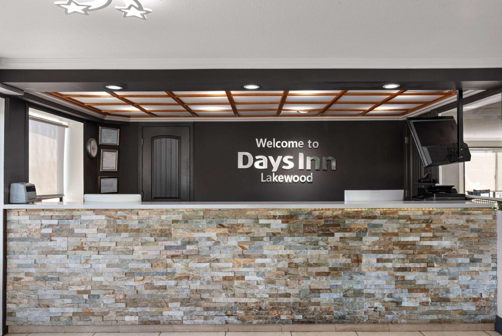 Days Inn By Wyndham Lakewood South Tacoma מראה חיצוני תמונה