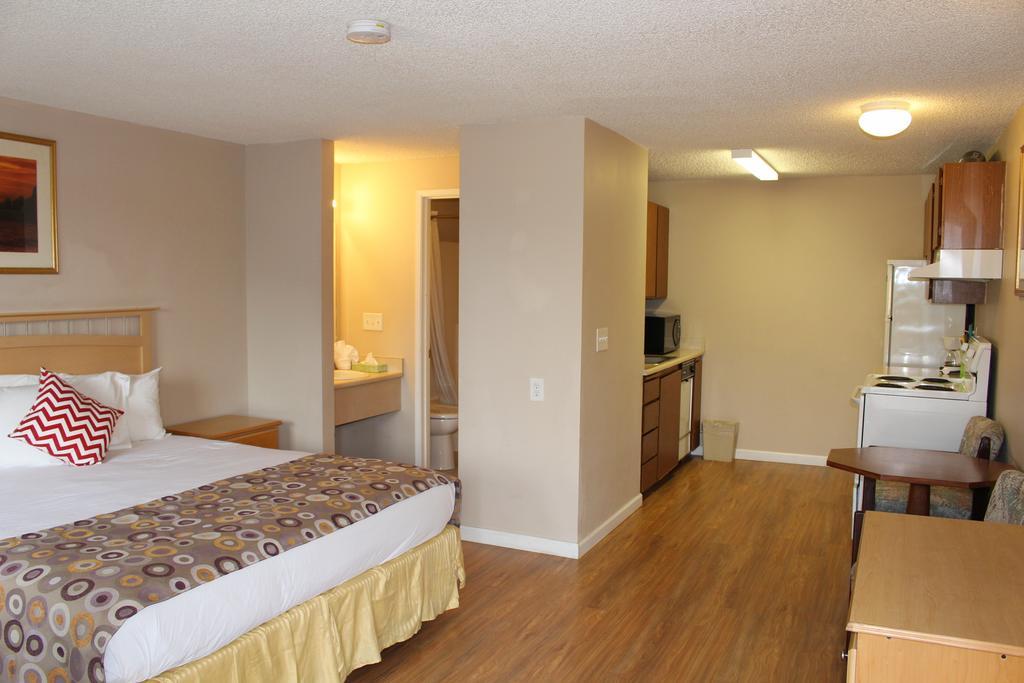 Days Inn By Wyndham Lakewood South Tacoma מראה חיצוני תמונה