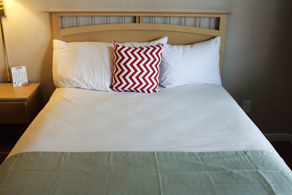 Days Inn By Wyndham Lakewood South Tacoma מראה חיצוני תמונה