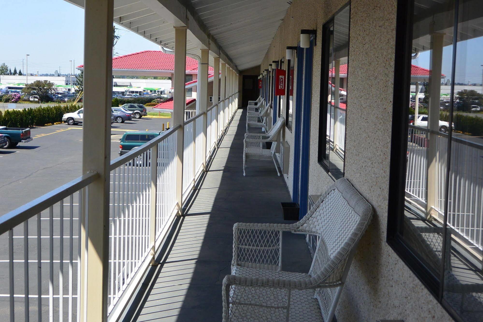 Days Inn By Wyndham Lakewood South Tacoma מראה חיצוני תמונה