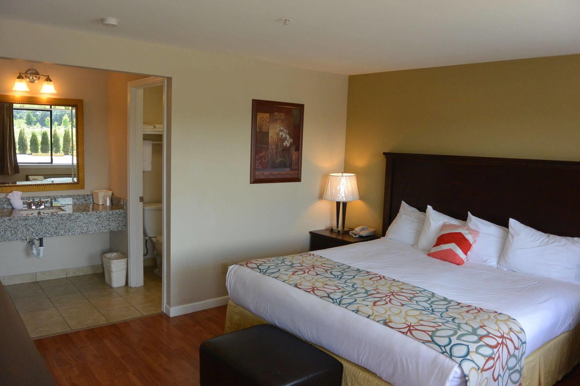 Days Inn By Wyndham Lakewood South Tacoma מראה חיצוני תמונה