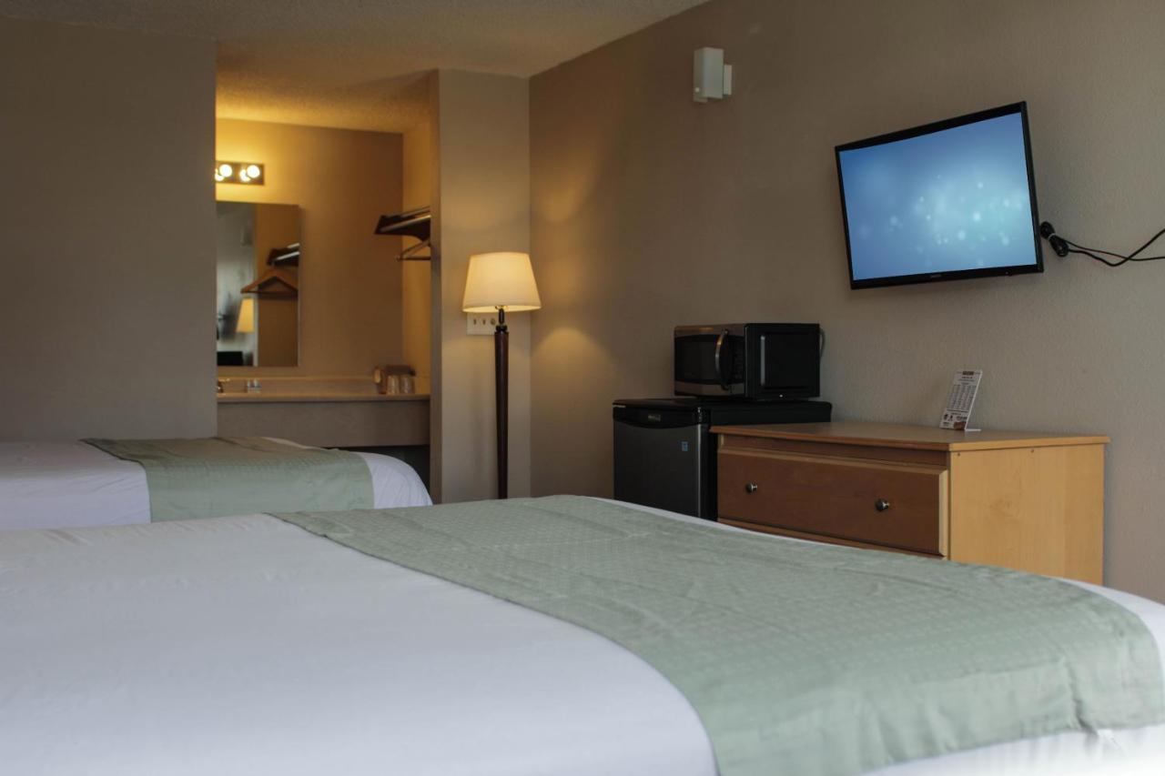 Days Inn By Wyndham Lakewood South Tacoma מראה חיצוני תמונה